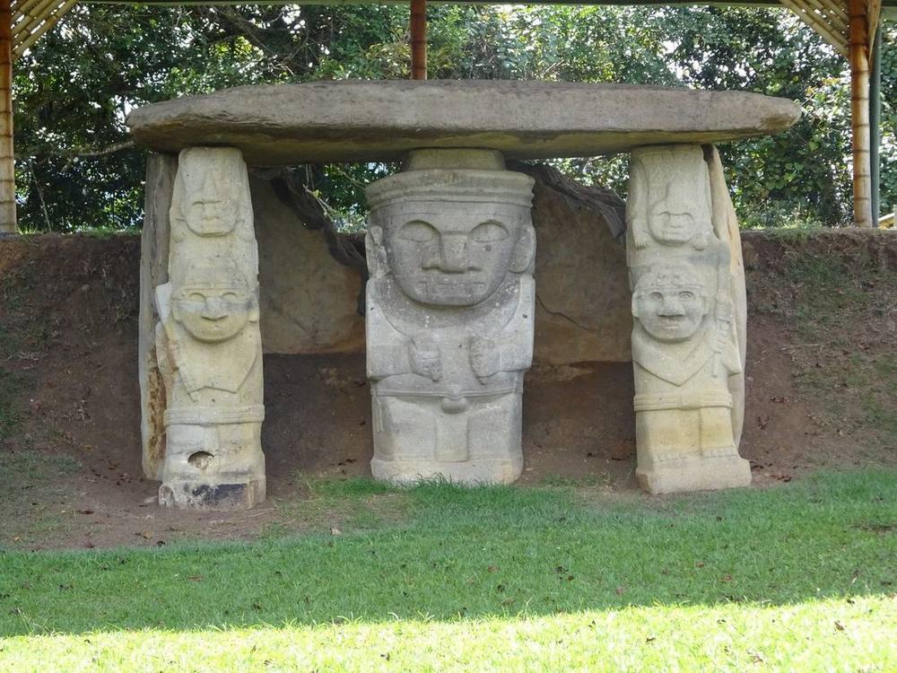 San Agustín, Kolumbien — Steindolmen