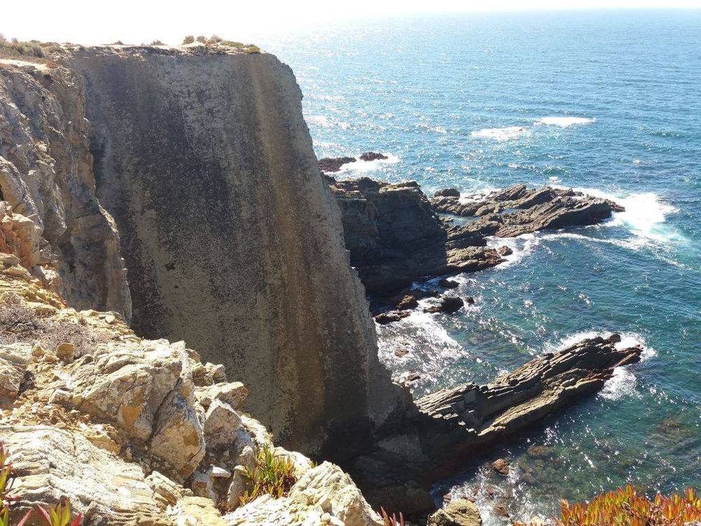 Portugiesische Atlantikküste — wilde Klippen